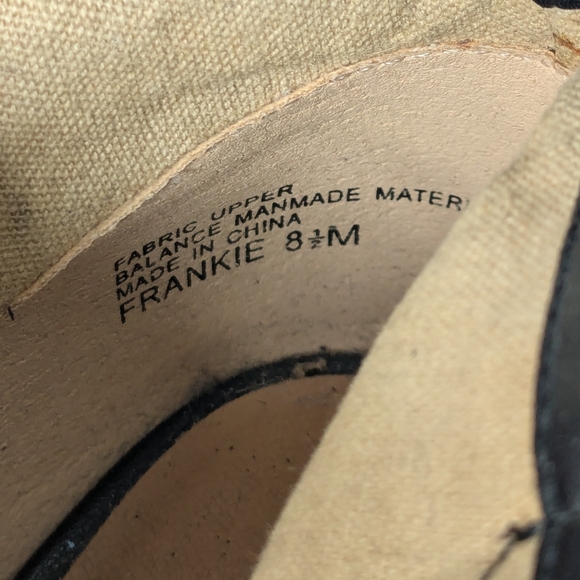 CROWN VINTAGE Frankie Embroidered Shoes - Picture 8 of 8